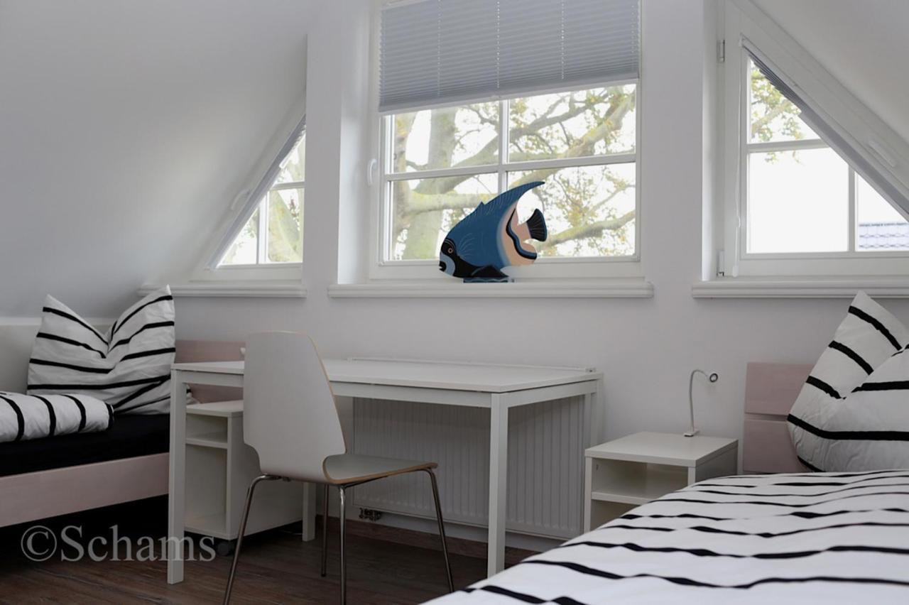 Ostseelagune Zingst, Exklusive Dhh, Strandnah, Sauna, Kamin, 3 Sz, 2 Baeder, Glasfaser, Haustierfrei, Garten Mit Suedterrasse, E-Ladesaeule, 2 Stellplaetze, Strandkorb, Fahrradschuppen, Waschmaschine, Trockner, Nichtraucher Dış mekan fotoğraf