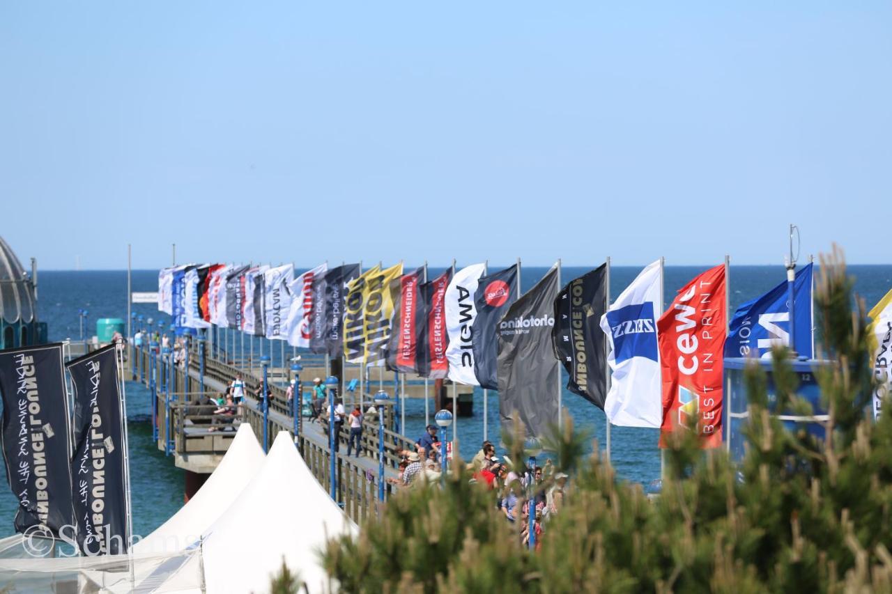 Ostseelagune Zingst, Exklusive Dhh, Strandnah, Sauna, Kamin, 3 Sz, 2 Baeder, Glasfaser, Haustierfrei, Garten Mit Suedterrasse, E-Ladesaeule, 2 Stellplaetze, Strandkorb, Fahrradschuppen, Waschmaschine, Trockner, Nichtraucher Dış mekan fotoğraf