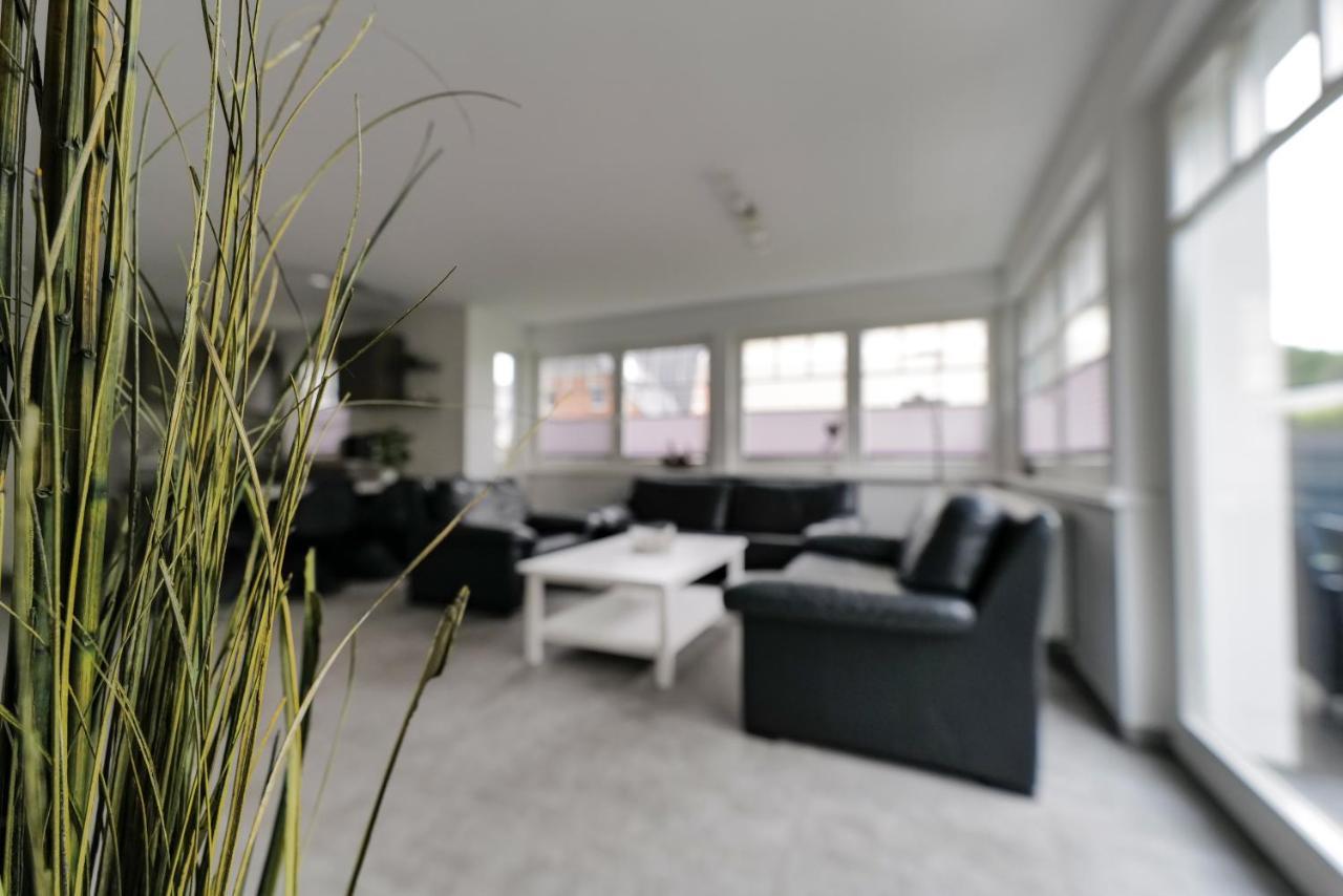 Ostseelagune Zingst, Exklusive Dhh, Strandnah, Sauna, Kamin, 3 Sz, 2 Baeder, Glasfaser, Haustierfrei, Garten Mit Suedterrasse, E-Ladesaeule, 2 Stellplaetze, Strandkorb, Fahrradschuppen, Waschmaschine, Trockner, Nichtraucher Dış mekan fotoğraf