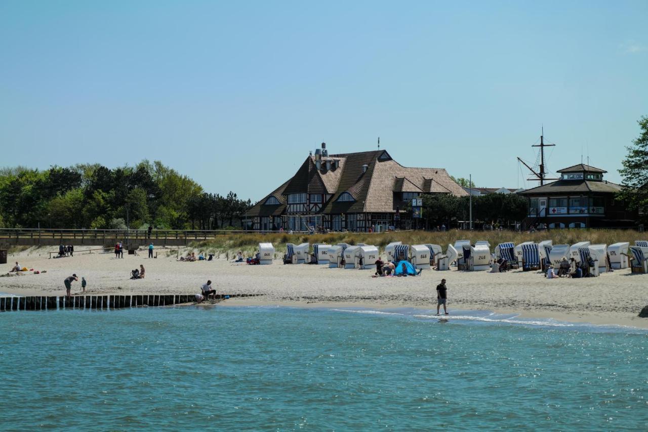 Ostseelagune Zingst, Exklusive Dhh, Strandnah, Sauna, Kamin, 3 Sz, 2 Baeder, Glasfaser, Haustierfrei, Garten Mit Suedterrasse, E-Ladesaeule, 2 Stellplaetze, Strandkorb, Fahrradschuppen, Waschmaschine, Trockner, Nichtraucher Dış mekan fotoğraf