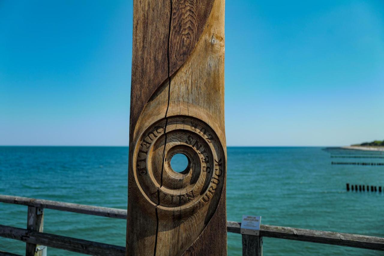 Ostseelagune Zingst, Exklusive Dhh, Strandnah, Sauna, Kamin, 3 Sz, 2 Baeder, Glasfaser, Haustierfrei, Garten Mit Suedterrasse, E-Ladesaeule, 2 Stellplaetze, Strandkorb, Fahrradschuppen, Waschmaschine, Trockner, Nichtraucher Dış mekan fotoğraf