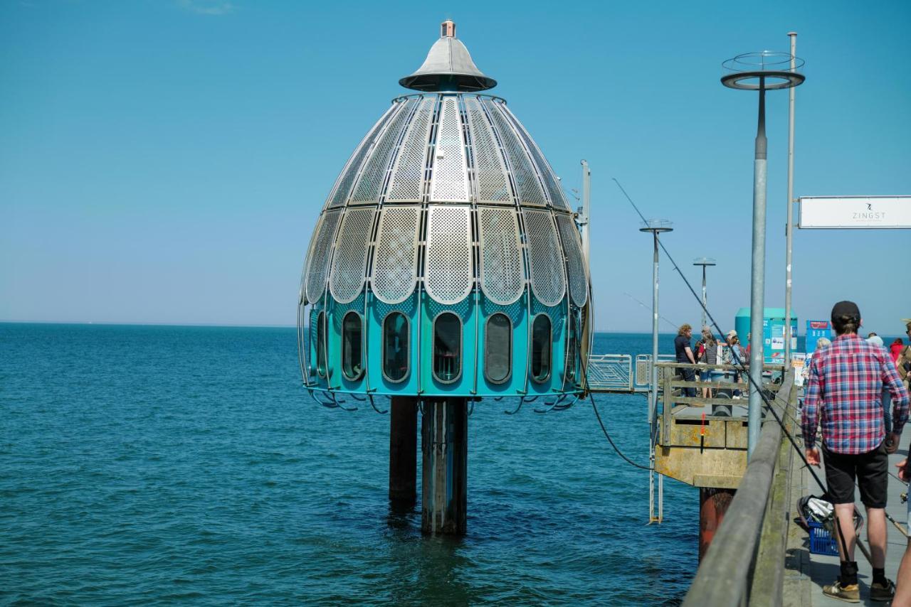 Ostseelagune Zingst, Exklusive Dhh, Strandnah, Sauna, Kamin, 3 Sz, 2 Baeder, Glasfaser, Haustierfrei, Garten Mit Suedterrasse, E-Ladesaeule, 2 Stellplaetze, Strandkorb, Fahrradschuppen, Waschmaschine, Trockner, Nichtraucher Dış mekan fotoğraf