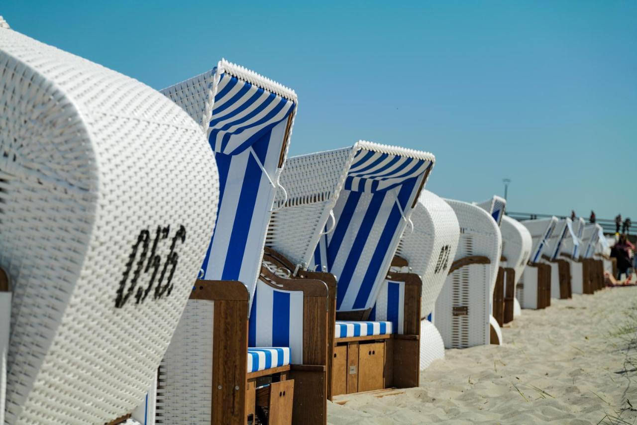 Ostseelagune Zingst, Exklusive Dhh, Strandnah, Sauna, Kamin, 3 Sz, 2 Baeder, Glasfaser, Haustierfrei, Garten Mit Suedterrasse, E-Ladesaeule, 2 Stellplaetze, Strandkorb, Fahrradschuppen, Waschmaschine, Trockner, Nichtraucher Dış mekan fotoğraf