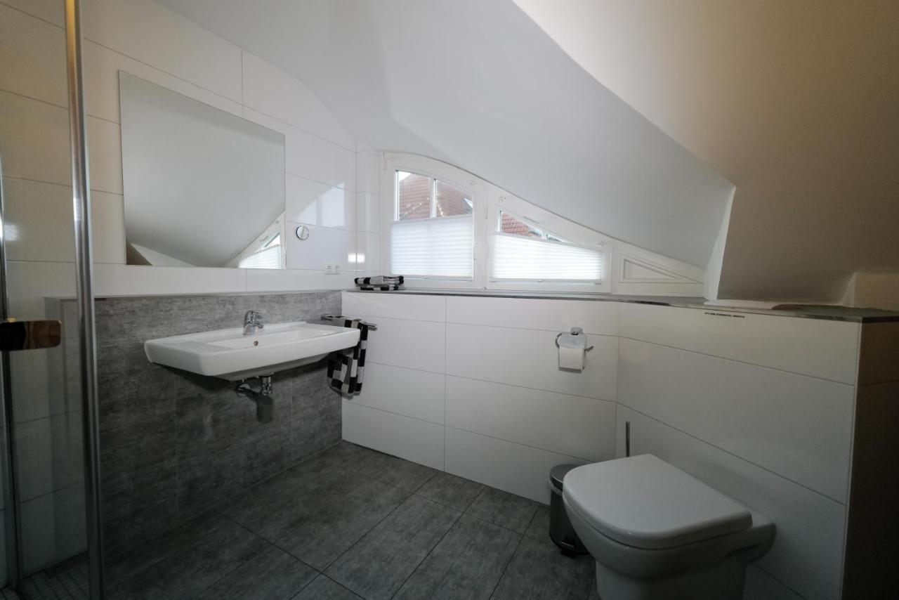 Ostseelagune Zingst, Exklusive Dhh, Strandnah, Sauna, Kamin, 3 Sz, 2 Baeder, Glasfaser, Haustierfrei, Garten Mit Suedterrasse, E-Ladesaeule, 2 Stellplaetze, Strandkorb, Fahrradschuppen, Waschmaschine, Trockner, Nichtraucher Dış mekan fotoğraf